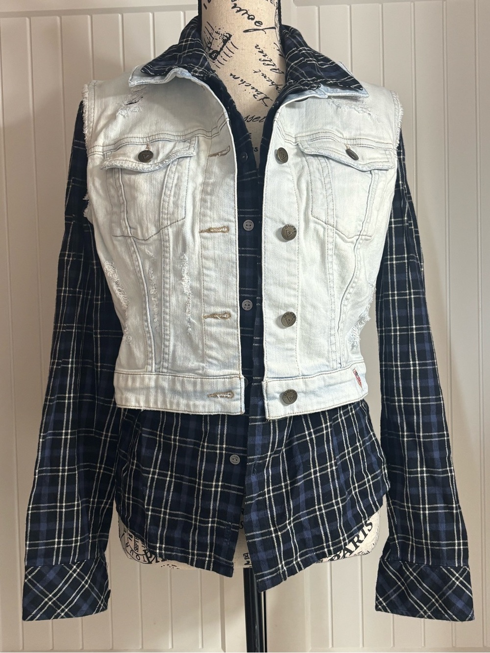 Guess size Sm women’s jean vest